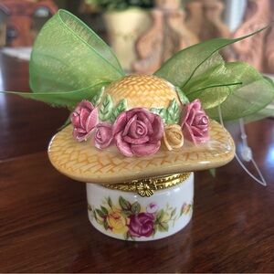 Royal Albert Old Country Roses Miniature Trinket Box Hinged Lid-2002 Collection